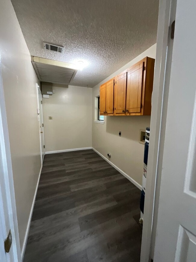 Photo - 106 Burnley Dr