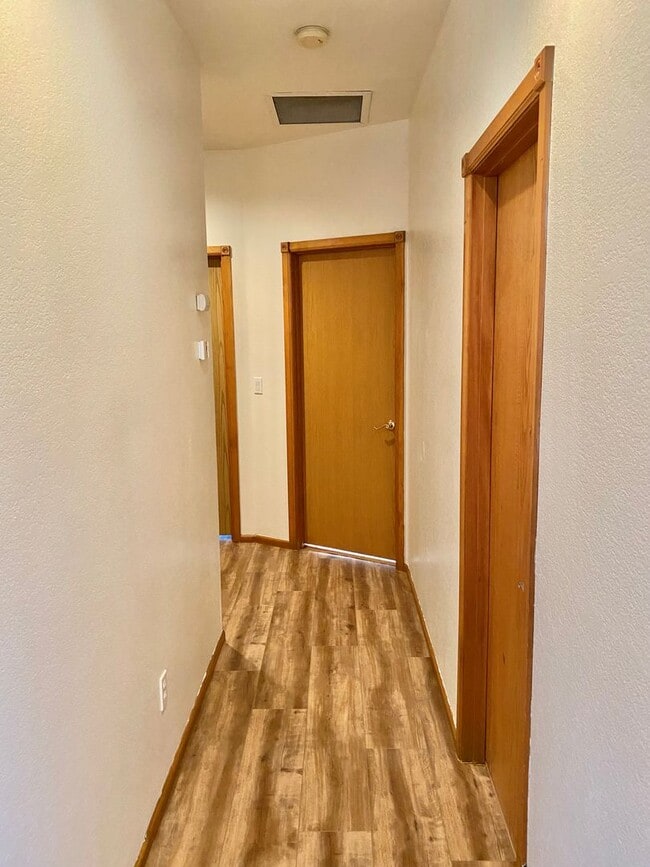 Photo - 3336 NE Cruise Loop