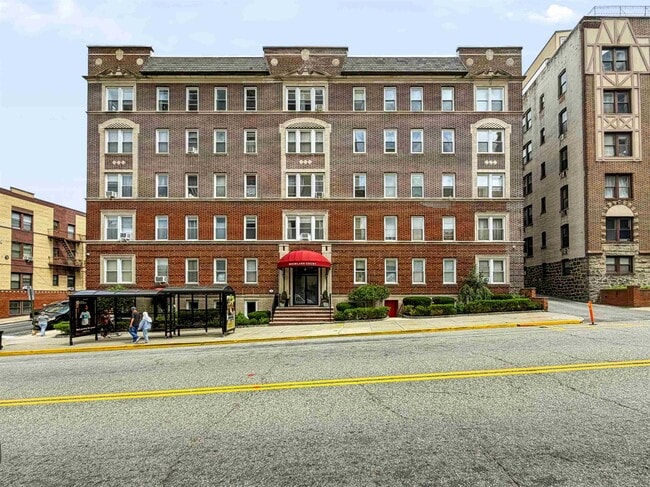 Building Photo - 6045 JFK Blvd E Unit D9