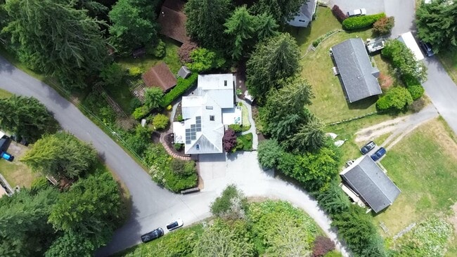 Photo - Lovely Clinton Home with Great Light and P...