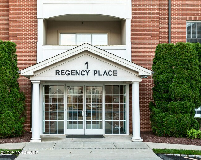 Photo - 325 Regency Pl