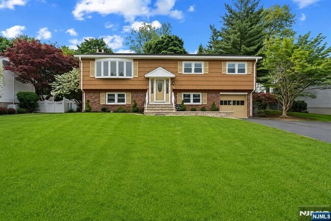 Building Photo - 230 Orchard Dr