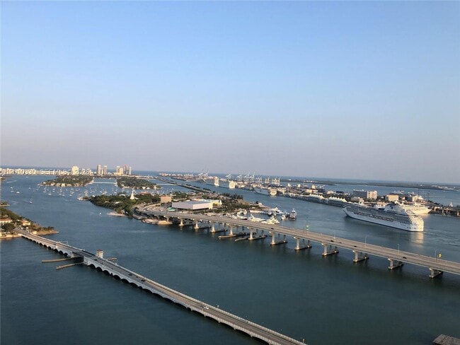 Photo - 1717 N Bayshore Dr Unidad A-1431