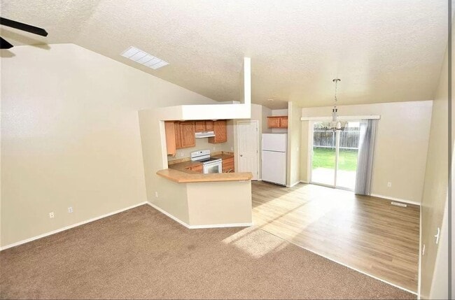 Photo - 3341 N Maplestone Ave