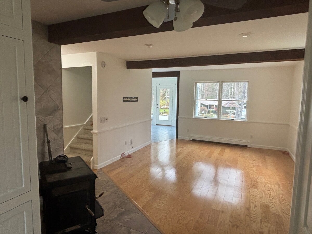Photo - 200 Applewood Ln