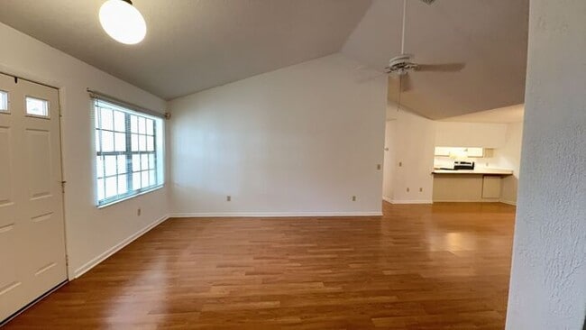 Photo - 3/2 home in Pine Lakes