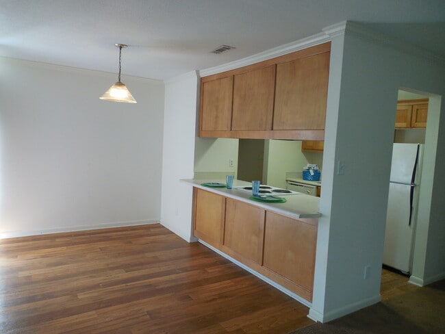 Photo - Castlewood Apartments