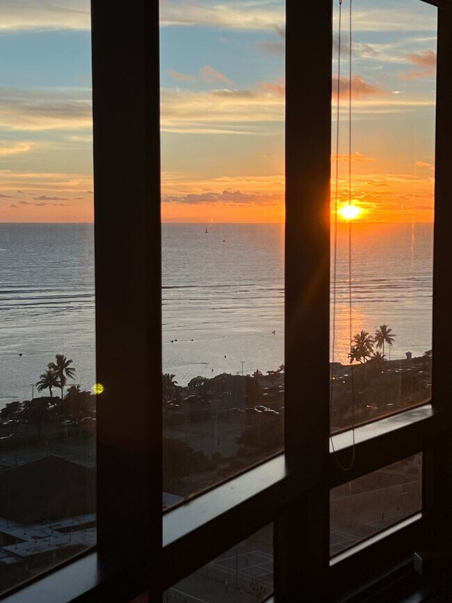 Photo - Luxury Unfurnished 2BR/2BA at Nauru Tower ... Unidad 1905