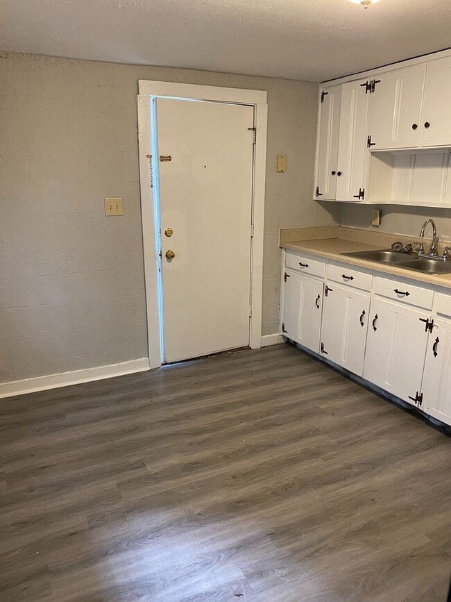 Photo - 406 Hietts Ln Unit Downstairs