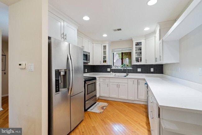 Photo - 156 Eaton Dr