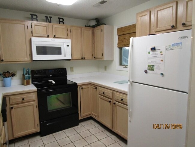 Photo - 1221 Lake Dr