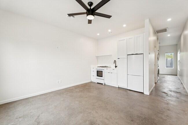 Photo - 1717 W Berridge Ln