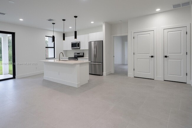 Photo - 3313 67th St W