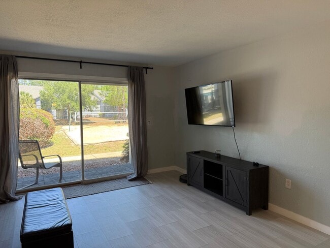 Photo - Spacious Furnished 3bd/3ba in Windsor Park! Close to Campus, Surrounded by Nature!