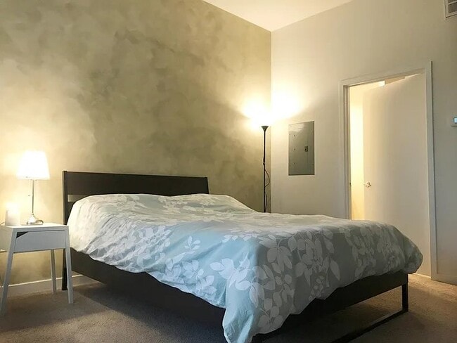 Photo - 2125 Southend Dr Unit 433