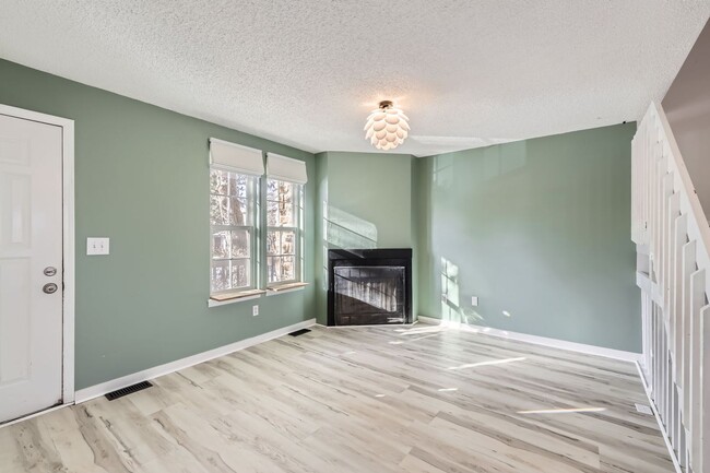 *Updated 3-Bedroom Townhome with Balcony a... - *Updated 3-Bedroom Townhome with Balcony a...