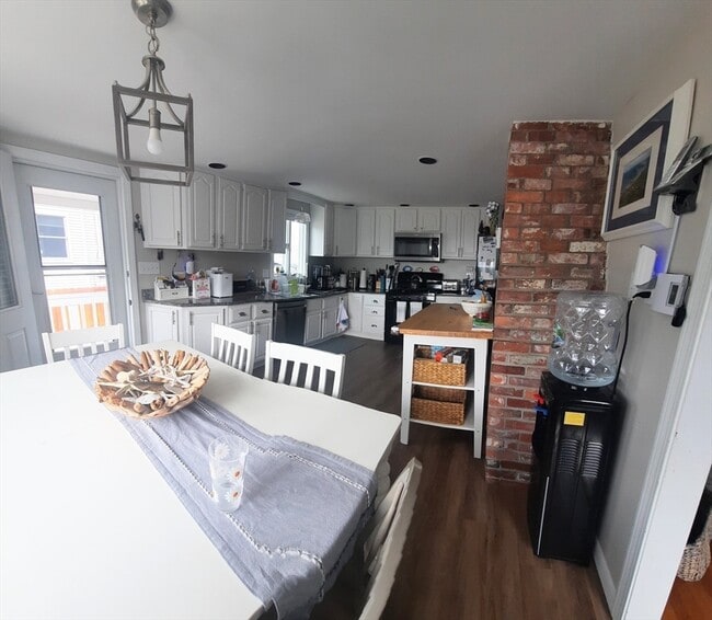 Photo - 24 Pine Point Rd