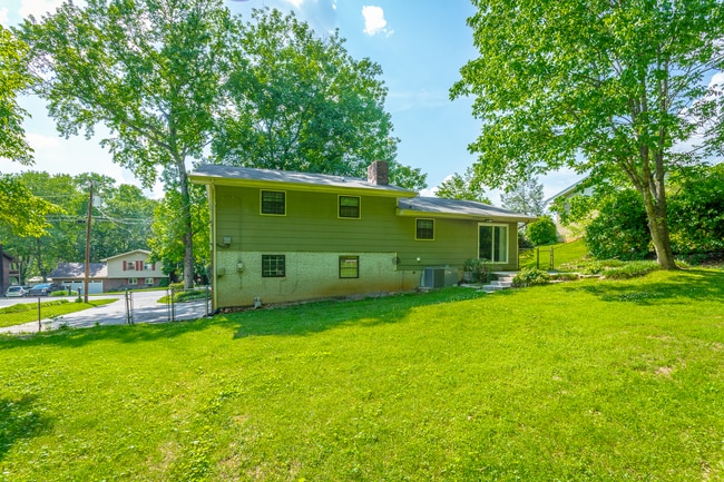 Photo - 218 Townsend Cir