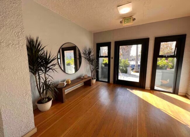 2050 Dracena Dr.