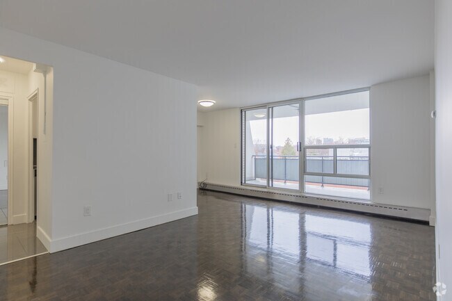 1BR, 1BA - 643SF - Living Room