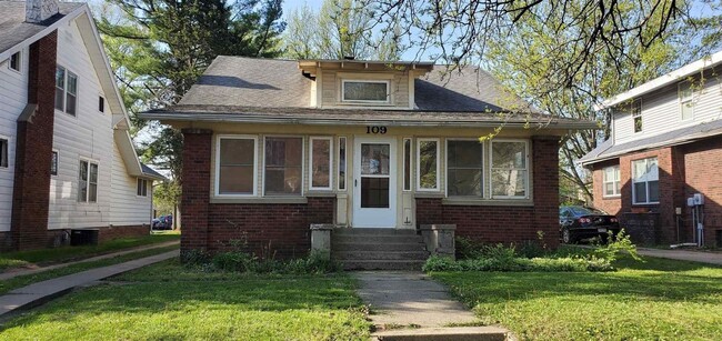 3 Bedroom Right on Purdue Campus - 3 Bedroom Right on Purdue Campus House