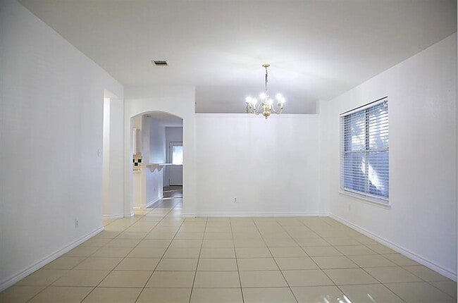 Photo - 805 Settlement St