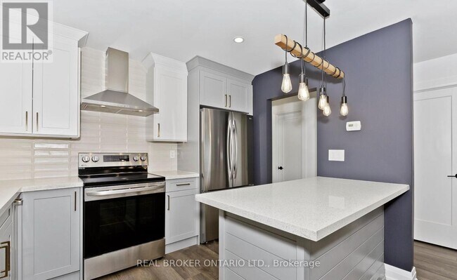 Photo - 147 Lasalle Ave