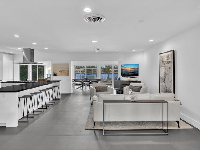 Photo - 1640 NE 43rd St