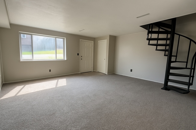 Photo - 151 Bradley St