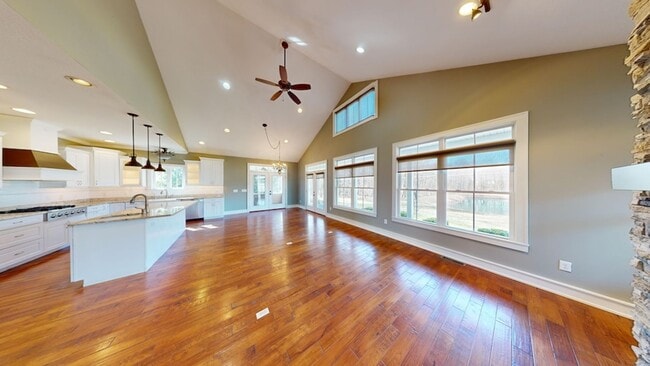 Photo - Beautiful county home, ranch with extra bu...