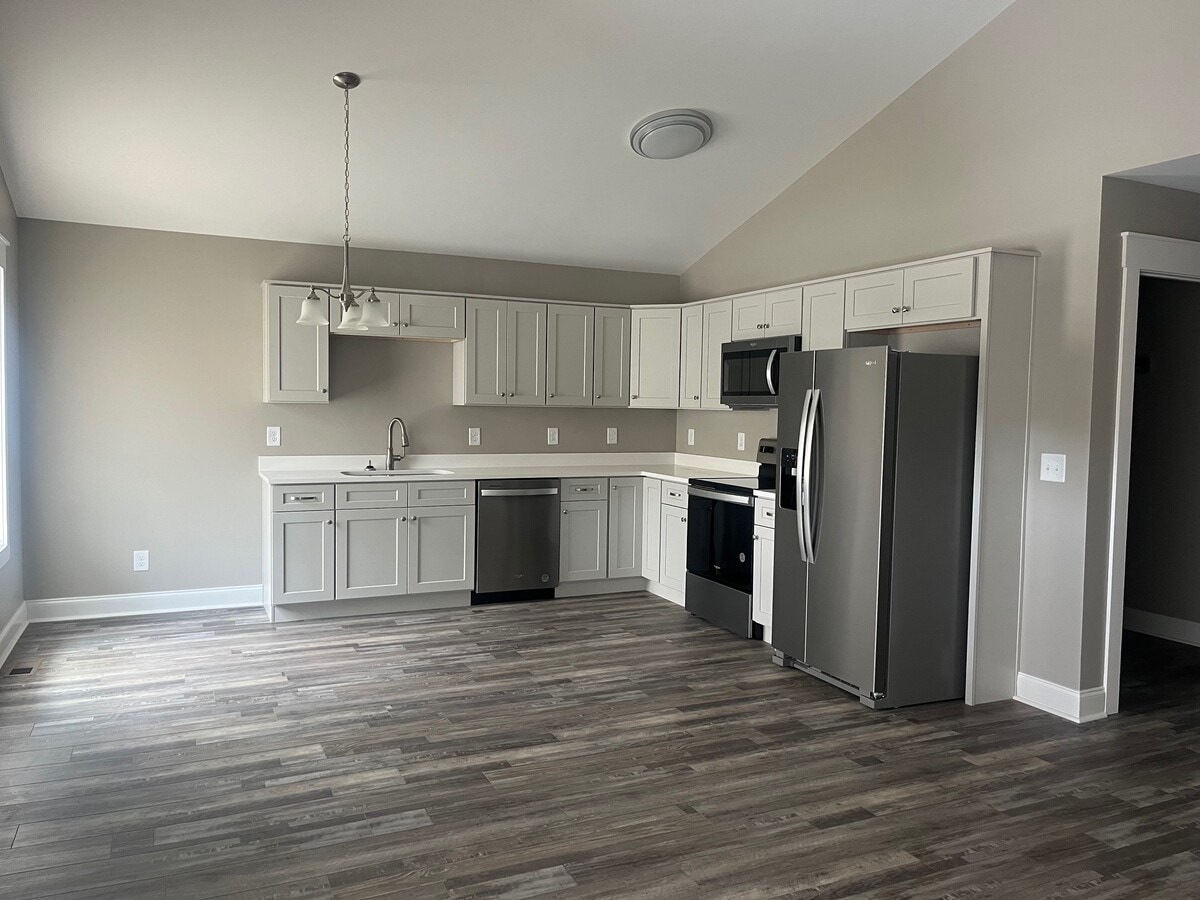 Photo - 619 Fondel Ln