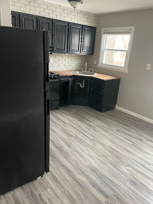 Photo - 3 Bedroom Ranch | Modern Updates & Natural Light