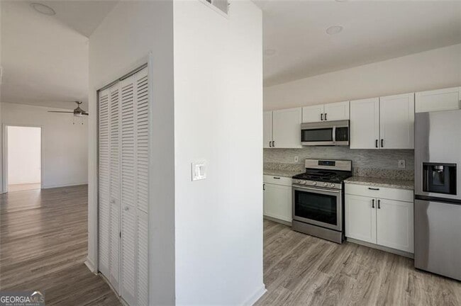 Photo - 348 Lakeridge Ct