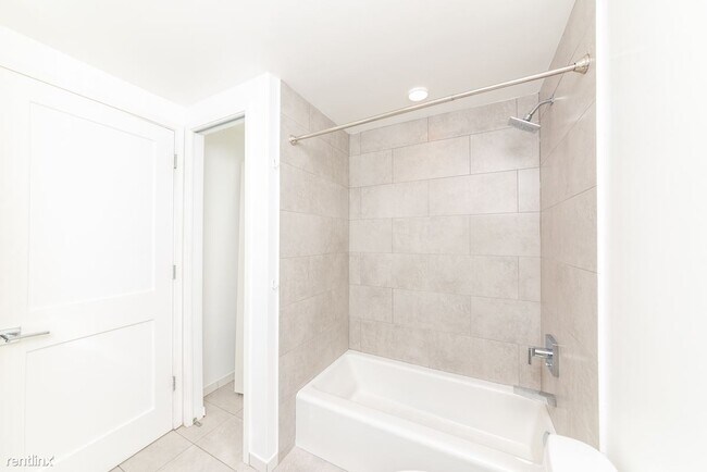 Photo - 2 br, 1 bath Condo - 10 E Ontario St Apt 4903 Unit Apt 4903