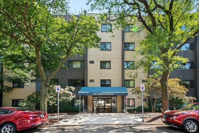 Building Photo - 515 W Wrightwood Ave Unit 510 Rental