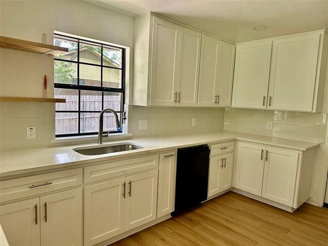 Photo - 1612 Buttercup Rd