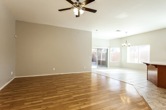 Photo - 2125 E Danbury Rd