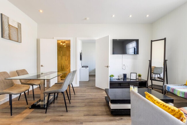 Building Photo - 750 Collins Ave Rental