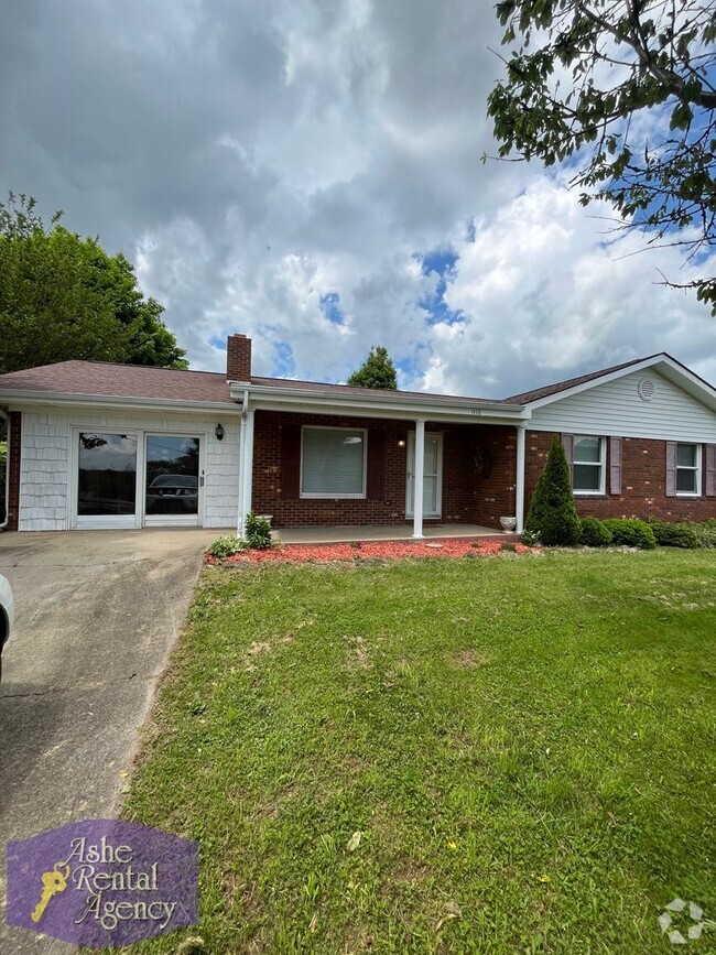 Building Photo - Charming 3bd/2ba House In West Jefferson