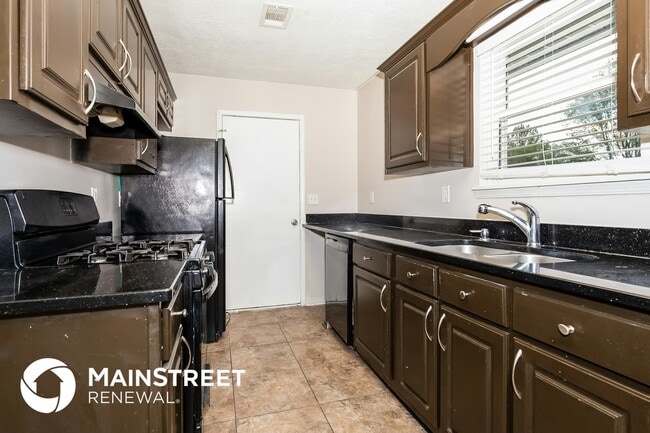 Photo - 271 River Chase Dr