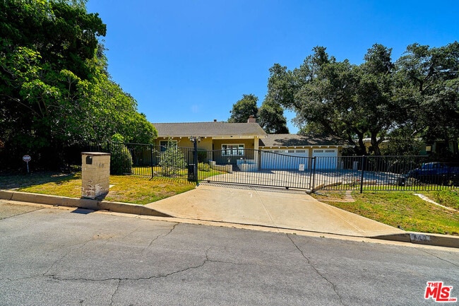 Building Photo - 140 Mt Olive Dr