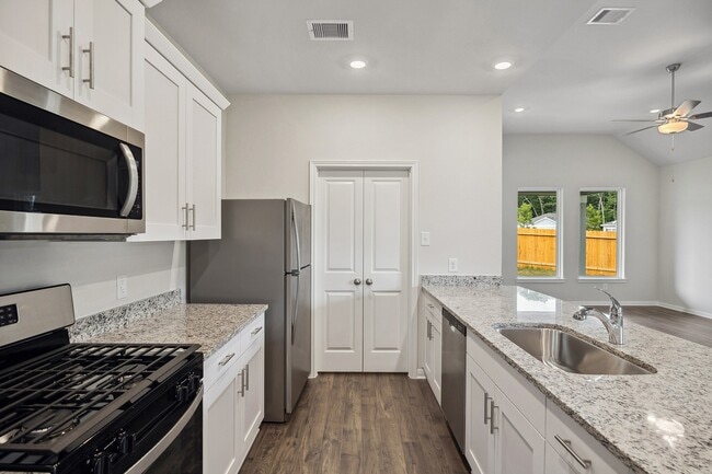 Photo - 15642 Honey Cv Dr