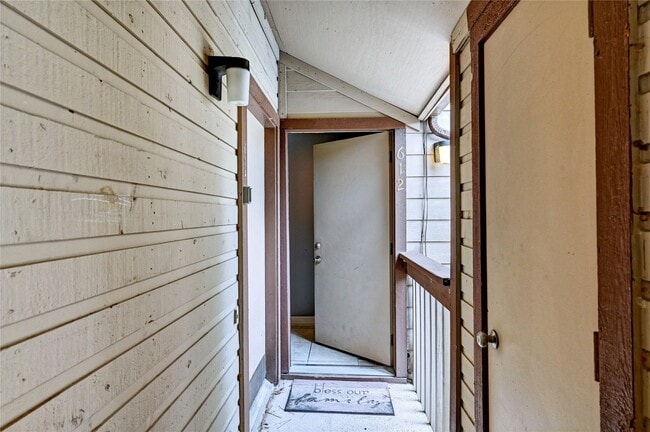 Photo - 12900 Walden Rd Unit 6