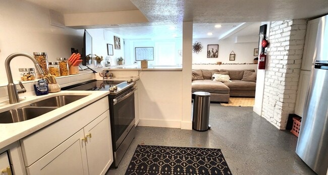 Photo - 1485 S 900 E