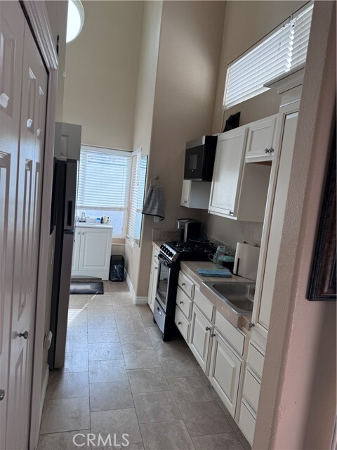 Photo - 28391 Sheridan Dr