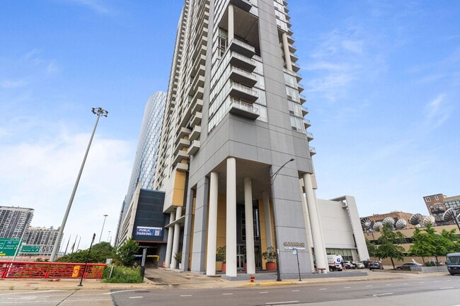 Building Photo - 737 W Washington Blvd Rental