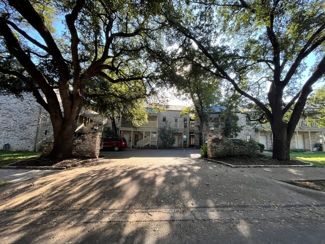 Photo - Cozy One Bedroom in Hyde Park