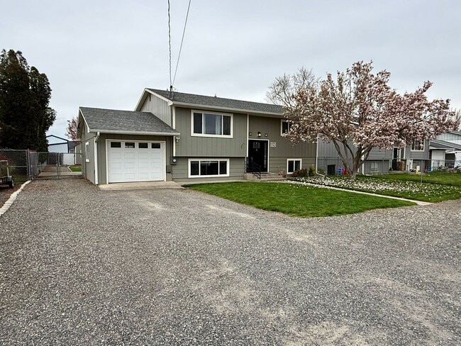 Photo - 4-bedroom / 2 bath Home located in a Heights area in Clarkston, WA