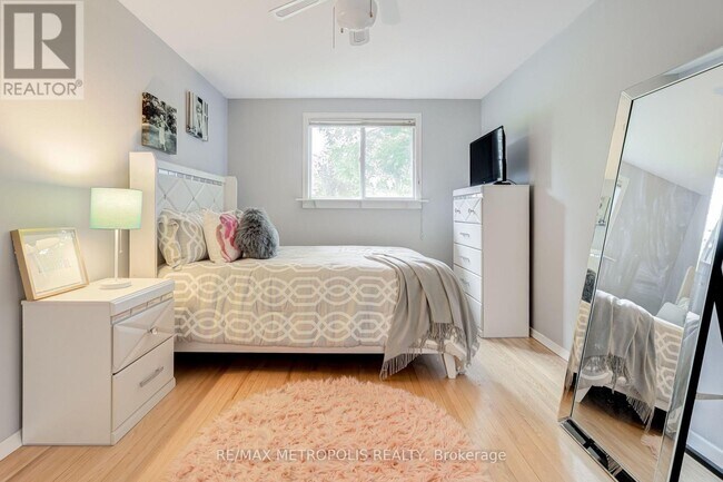 Photo - 287 Waverly St N