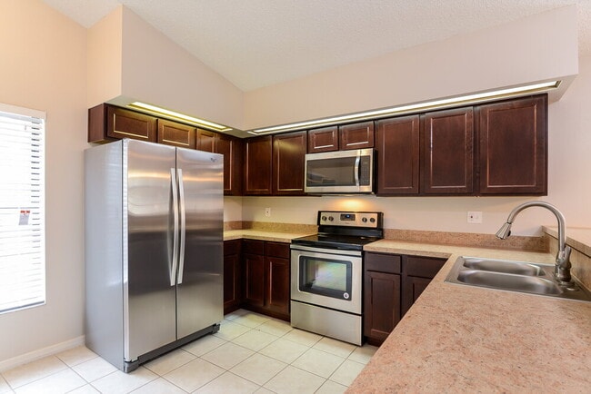 Photo - 619 Butternut Pl